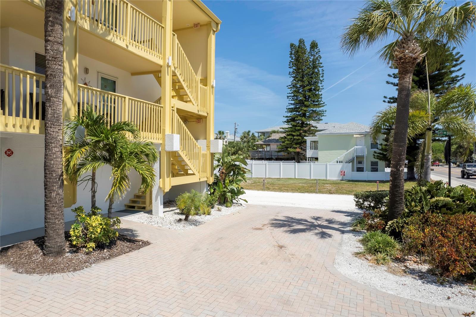 708 GULF BLVD #D, INDIAN ROCKS BEACH, FL — photo 20