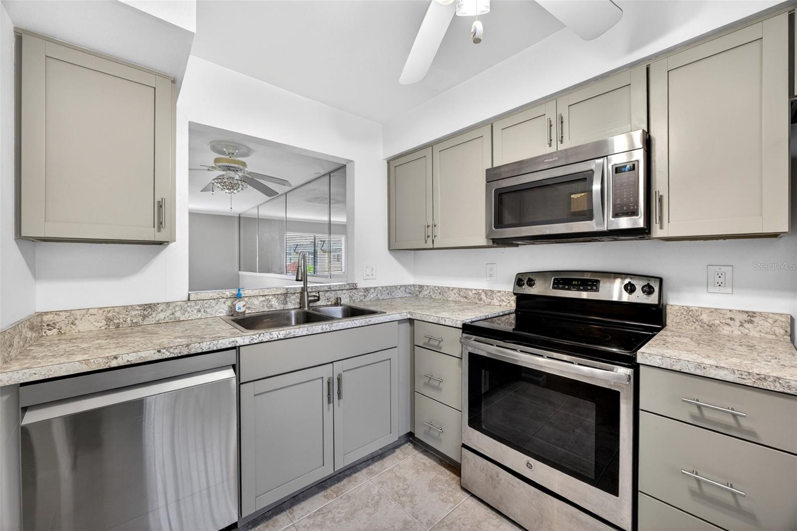 6300 S POINTE BLVD #327, FORT MYERS, FL — photo 4