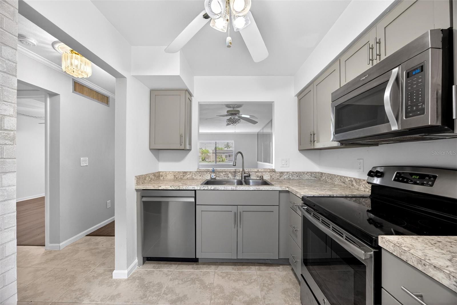6300 S POINTE BLVD #327, FORT MYERS, FL — photo 5