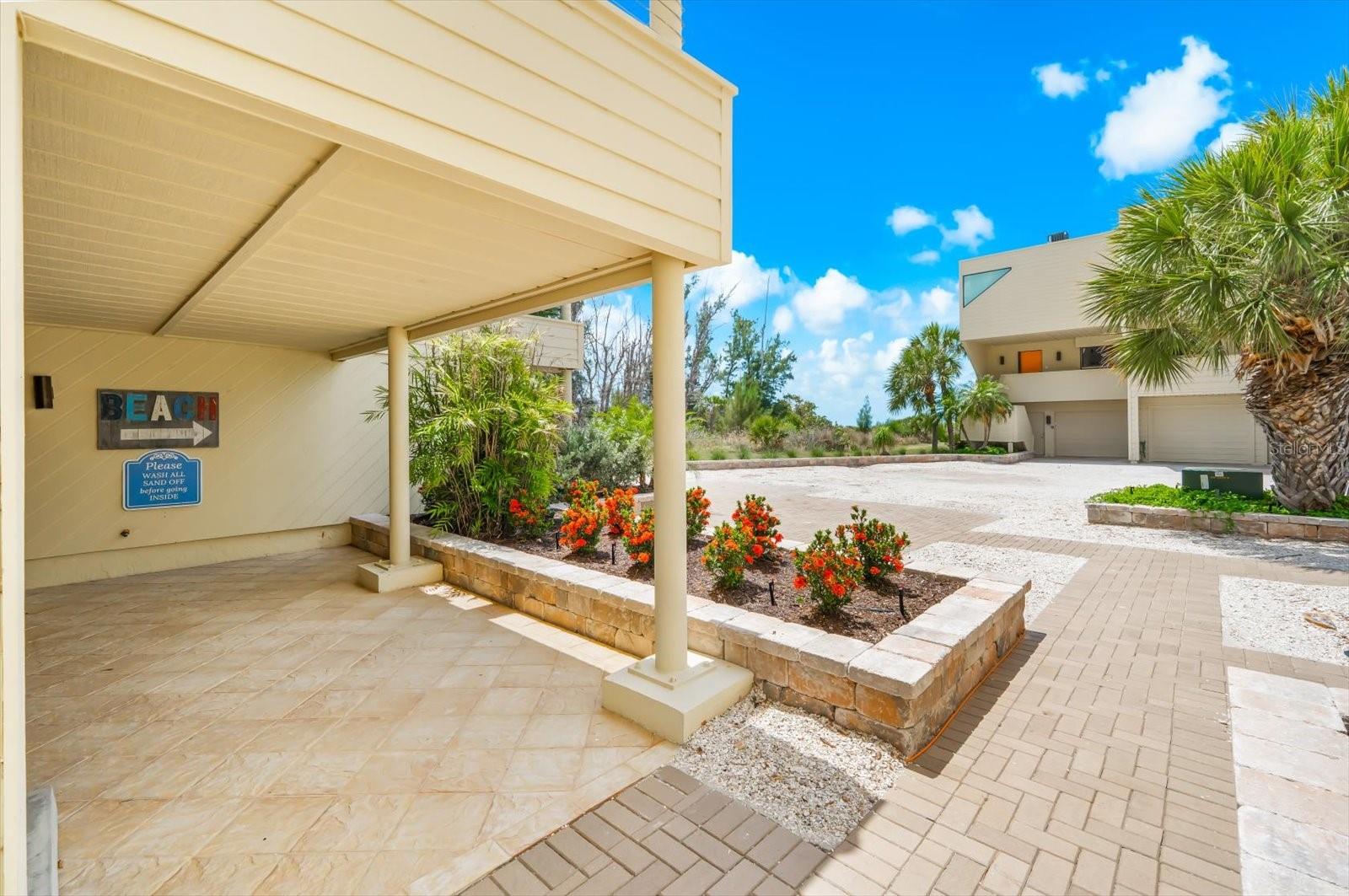 548A BEACH RD, SARASOTA, FL — photo 69