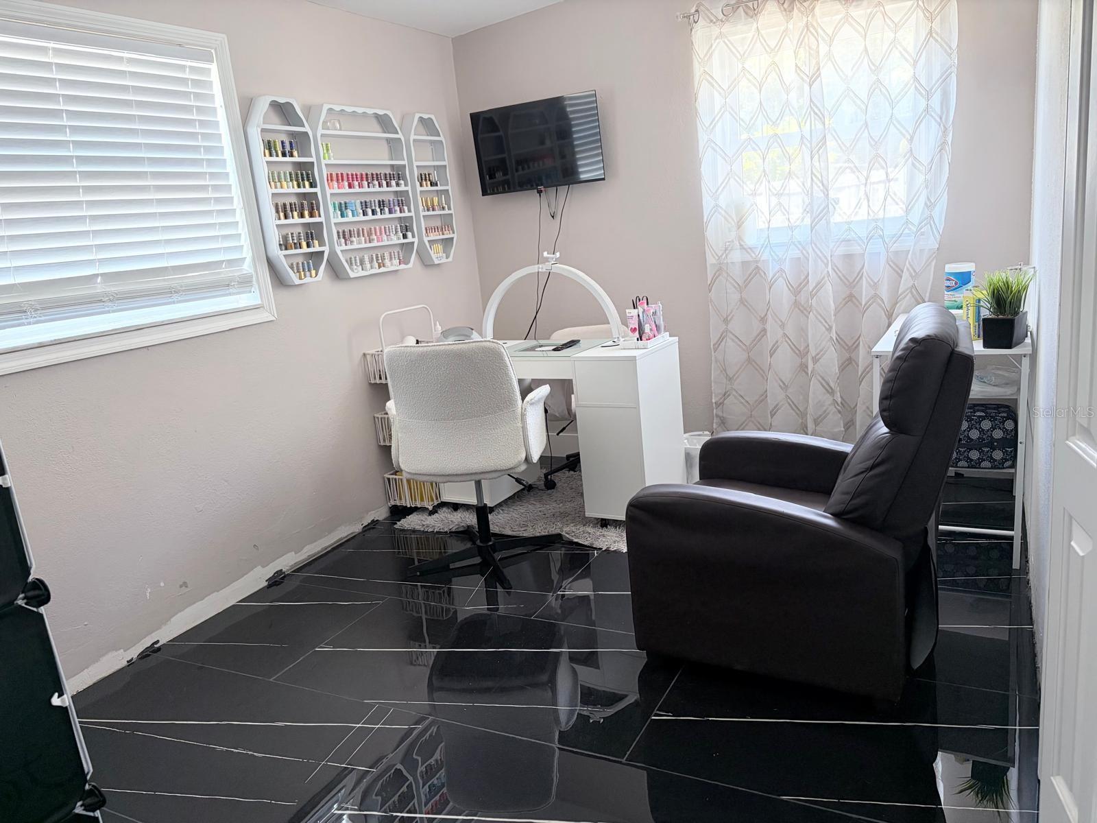 1304 WINDSOR WAY, TAMPA, FL — photo 10