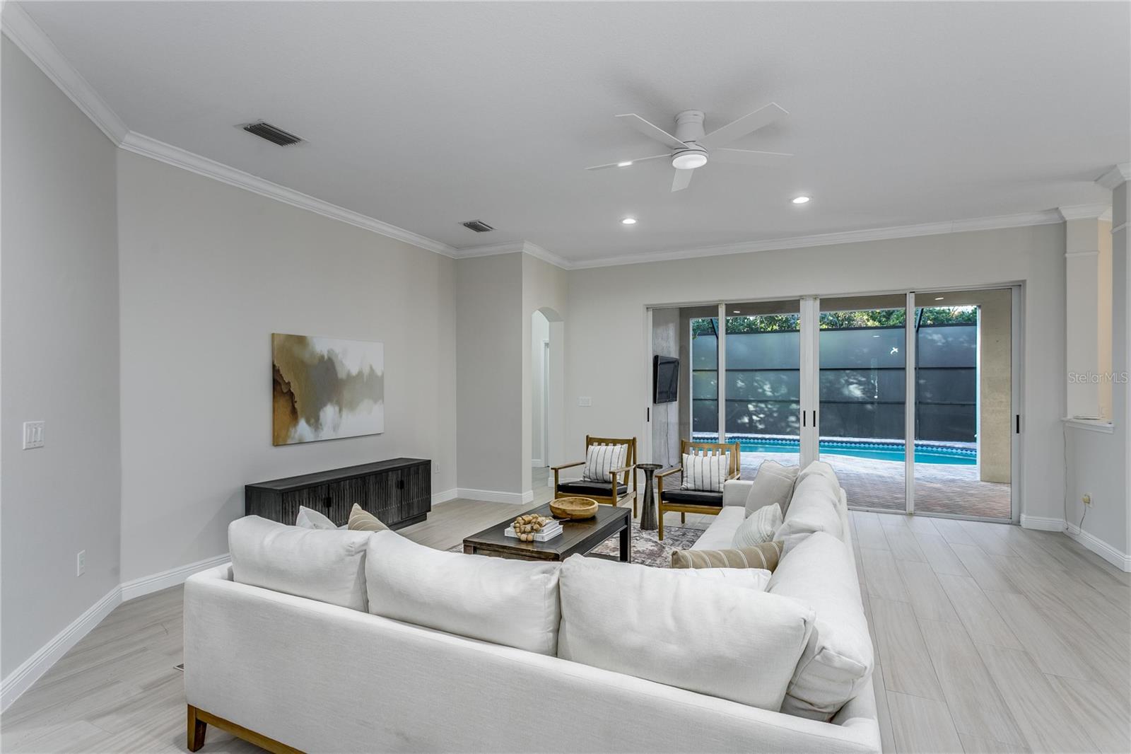 11909 MANDEVILLA CT, TAMPA, FL — photo 9