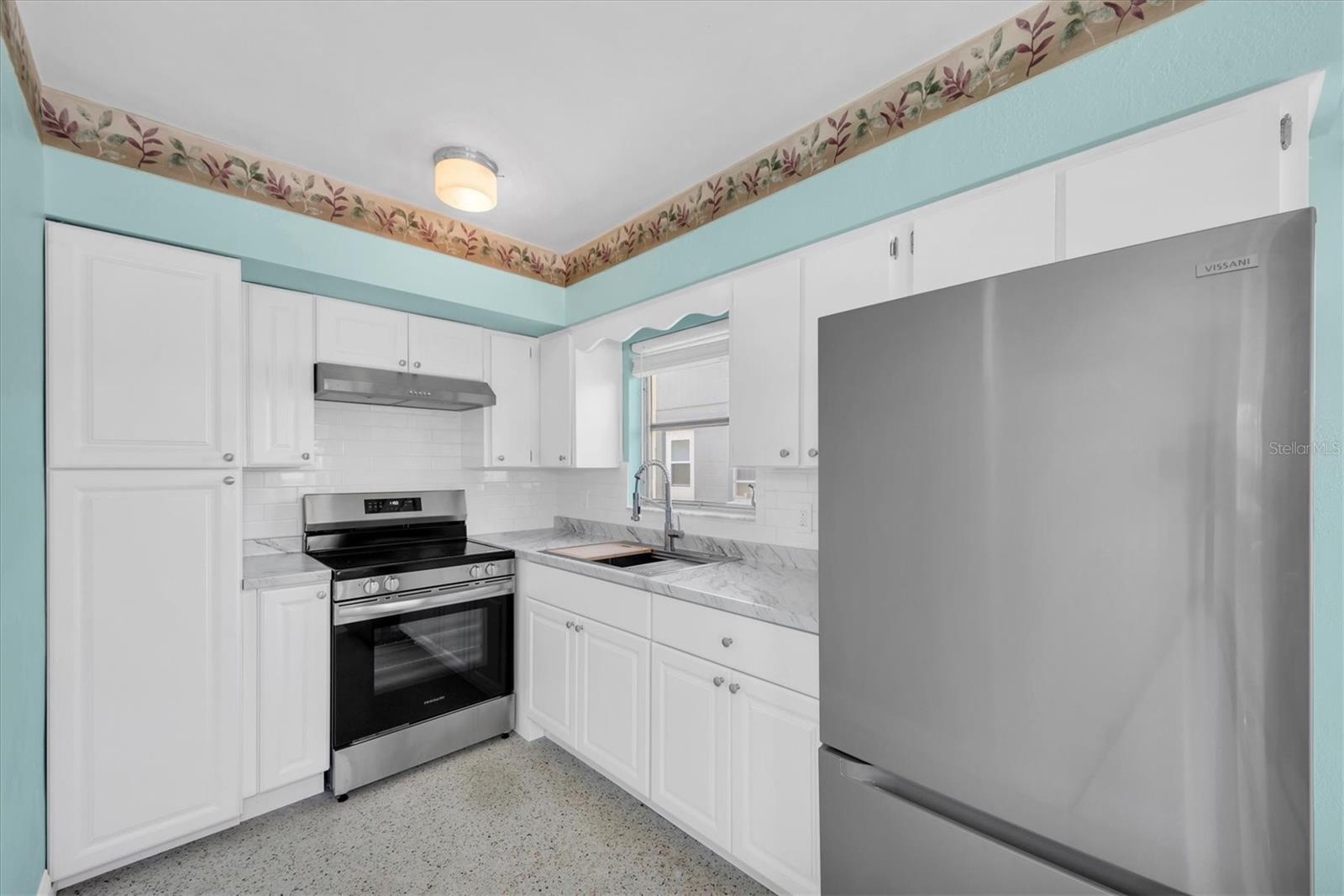 11095 2ND ST E #Unit A, TREASURE ISLAND, FL — photo 9