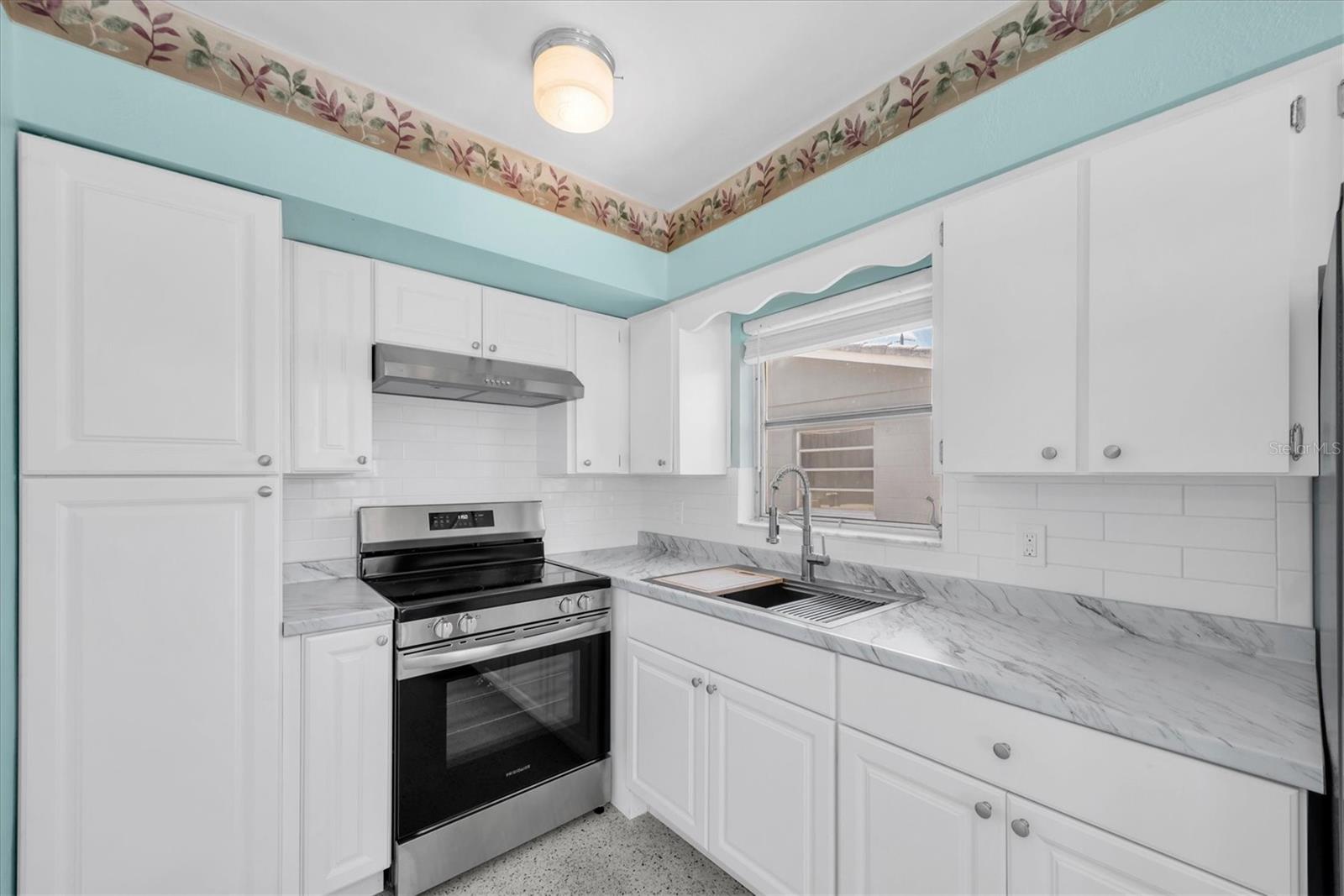 11095 2ND ST E #Unit A, TREASURE ISLAND, FL — photo 10
