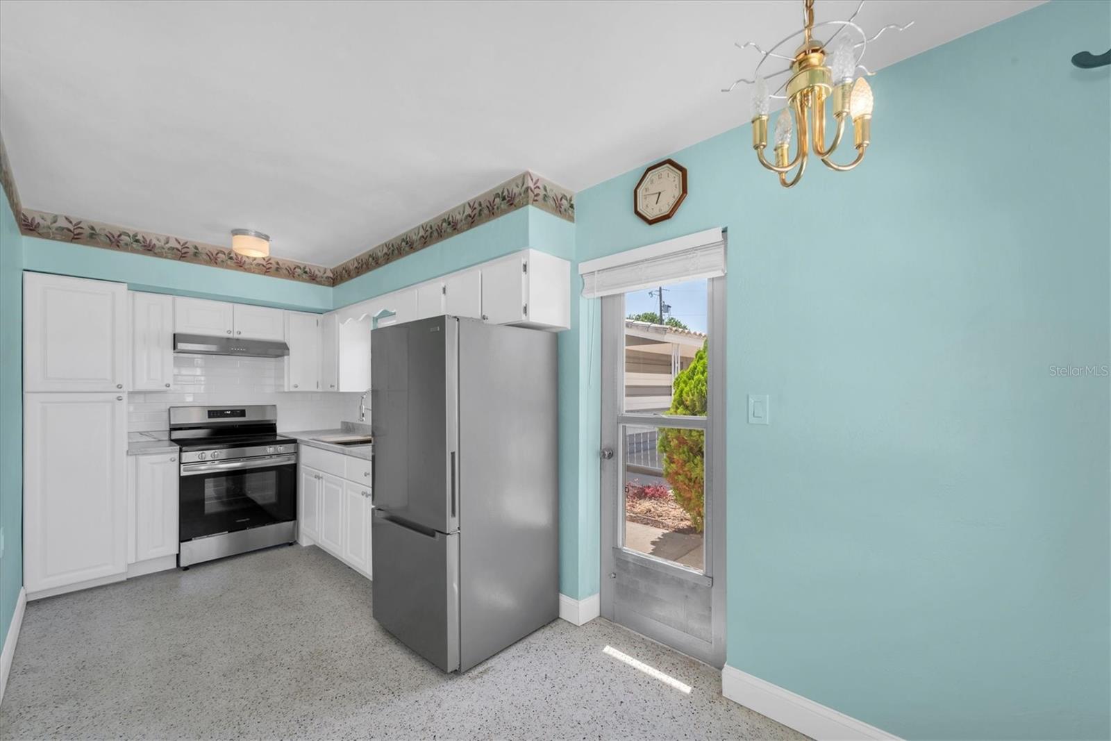11095 2ND ST E #Unit A, TREASURE ISLAND, FL — photo 12