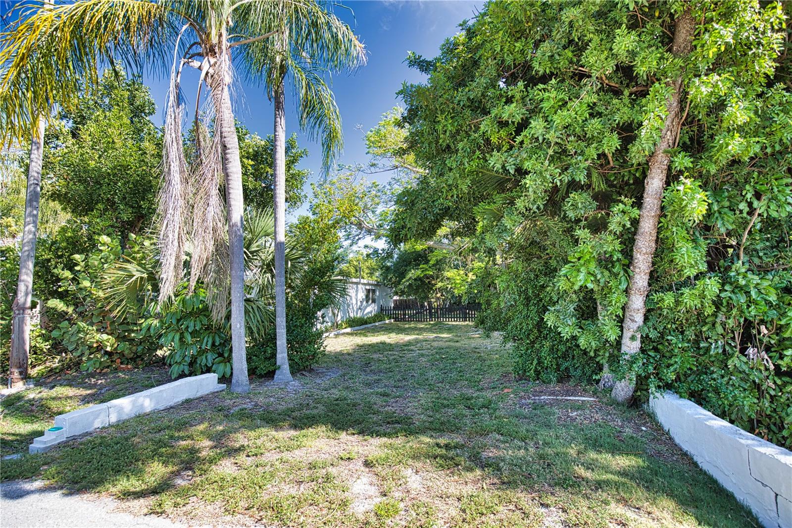 650 EDWARDS ST, ENGLEWOOD, FL — photo 3