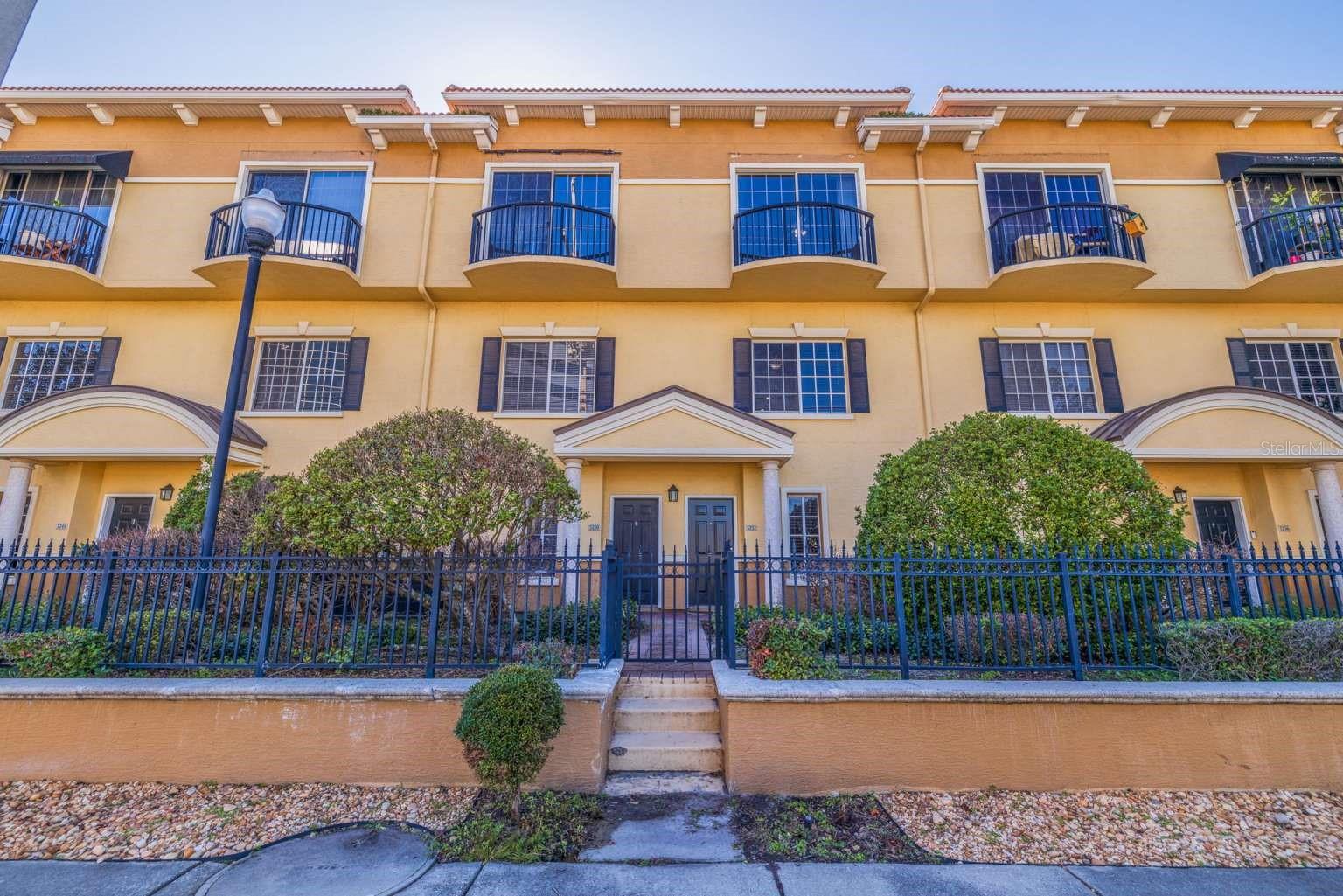 5252 W KENNEDY BLVD, TAMPA, FL