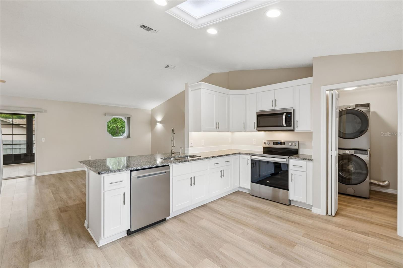 8031 GABRIEL DR, PORT RICHEY, FL — photo 15