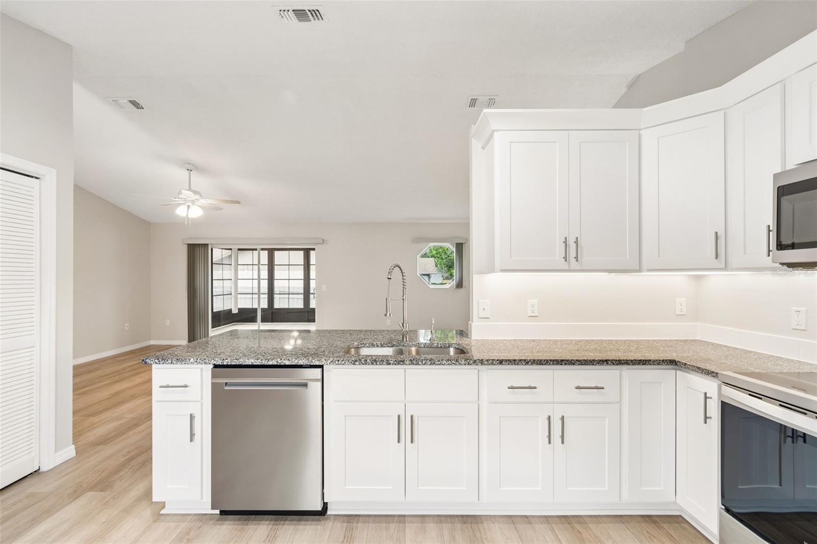 8031 GABRIEL DR, PORT RICHEY, FL — photo 16