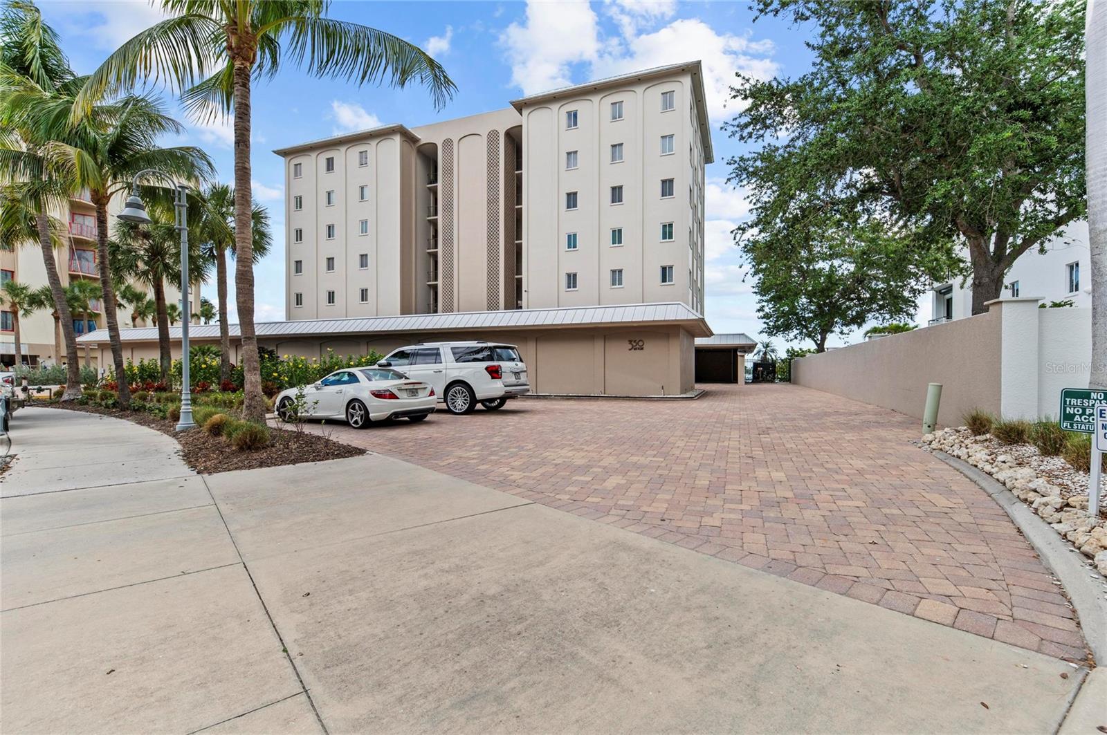 350 GOLDEN GATE PT #61, SARASOTA, FL — photo 3