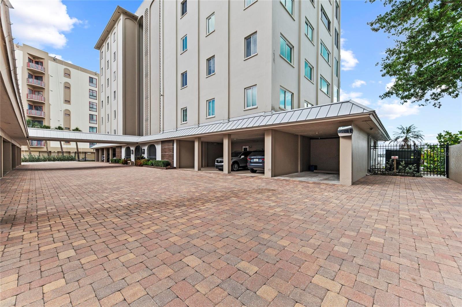 350 GOLDEN GATE PT #61, SARASOTA, FL — photo 4