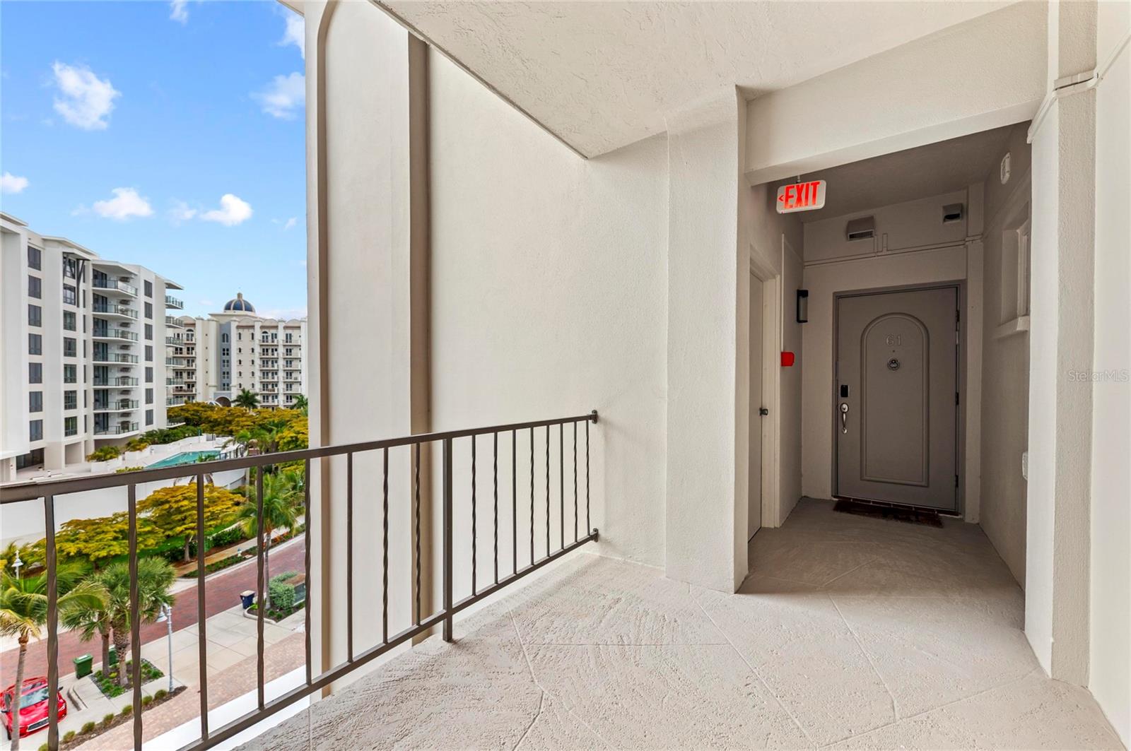 350 GOLDEN GATE PT #61, SARASOTA, FL