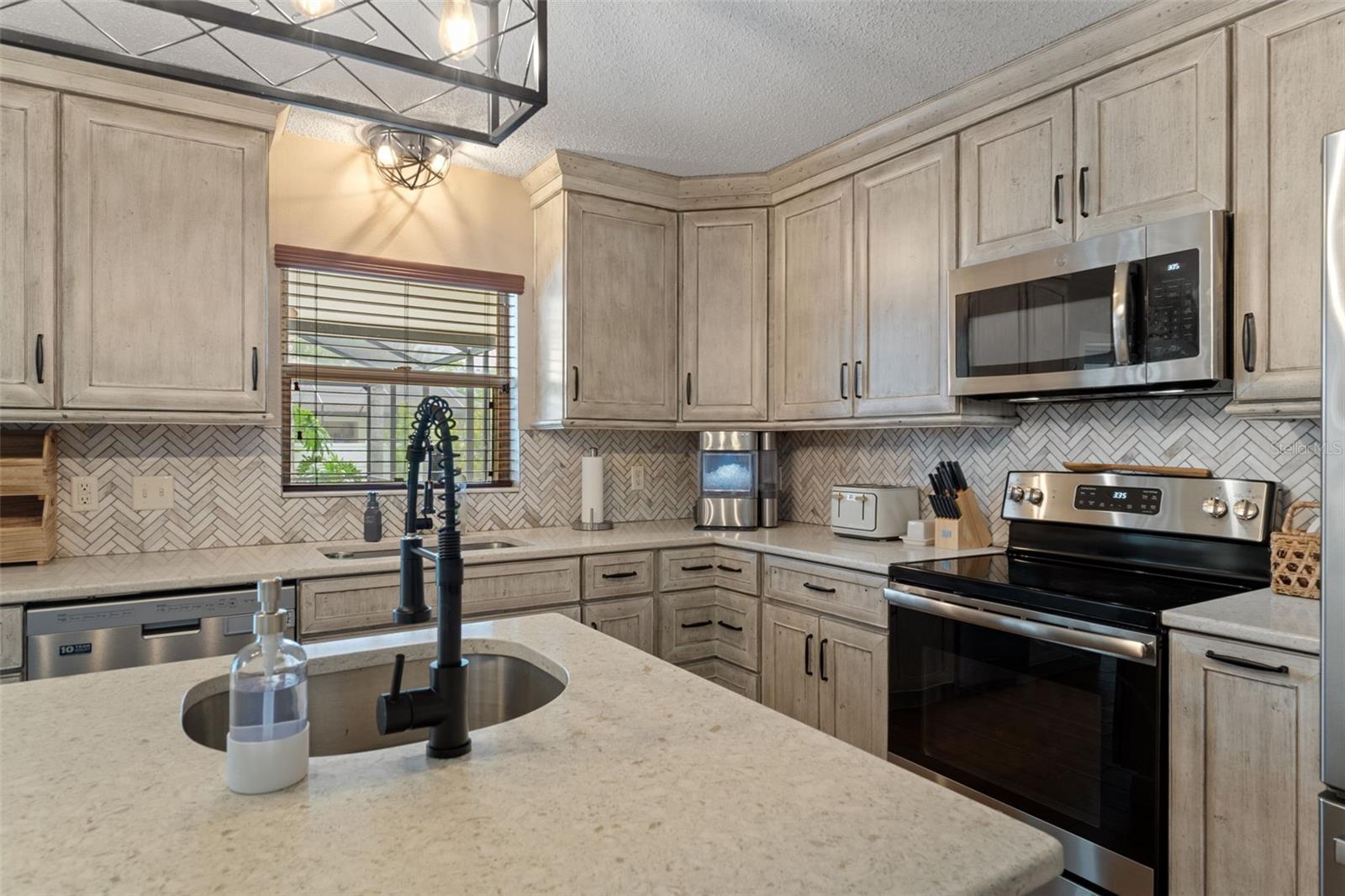 2451 DELTONA BLVD, SPRING HILL, FL — photo 14