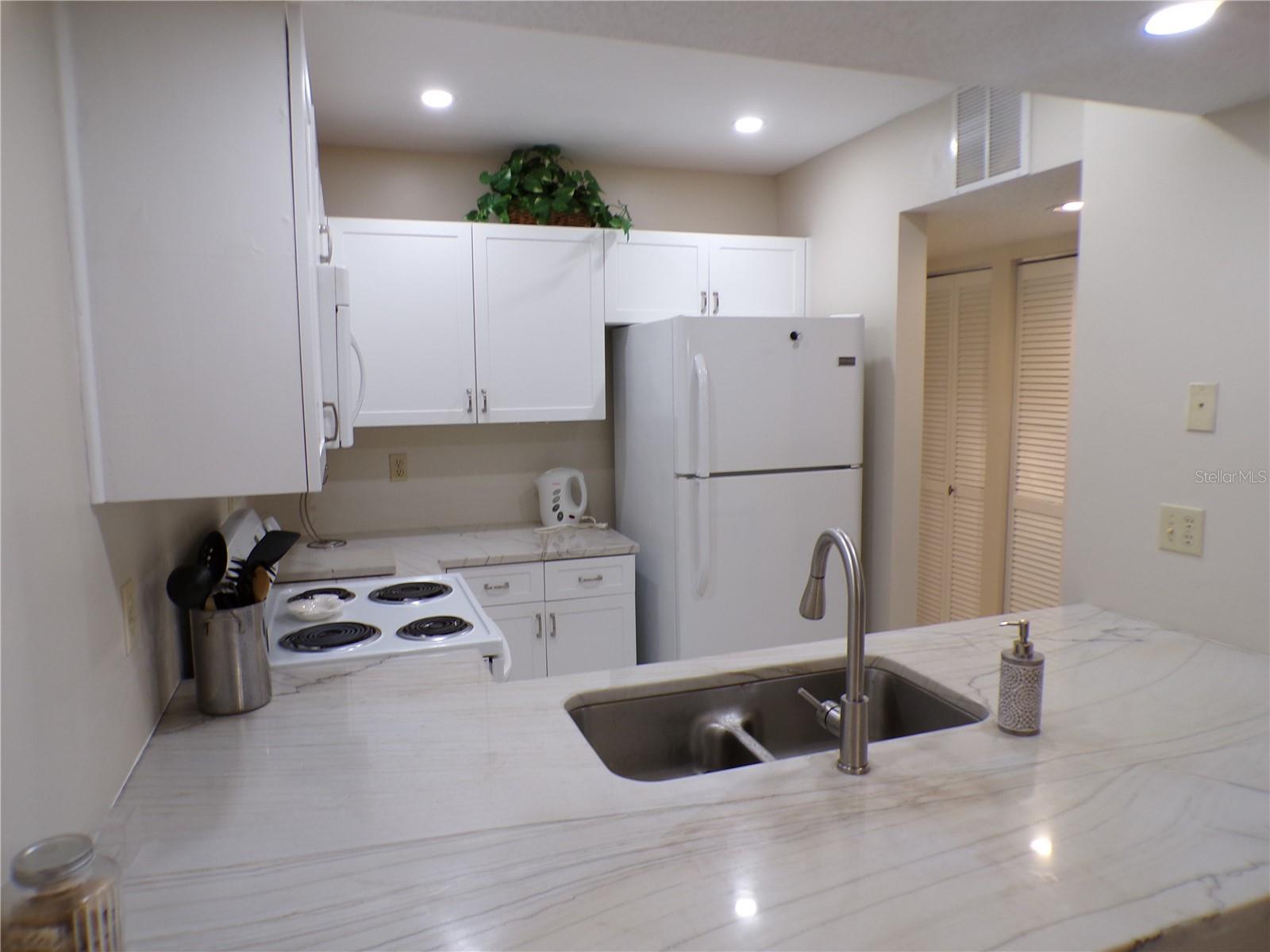 622 BIRD BAY DR S #203, VENICE, FL — photo 3