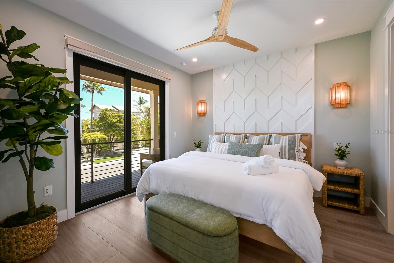 513 N BAY BLVD, ANNA MARIA, FL — photo 32