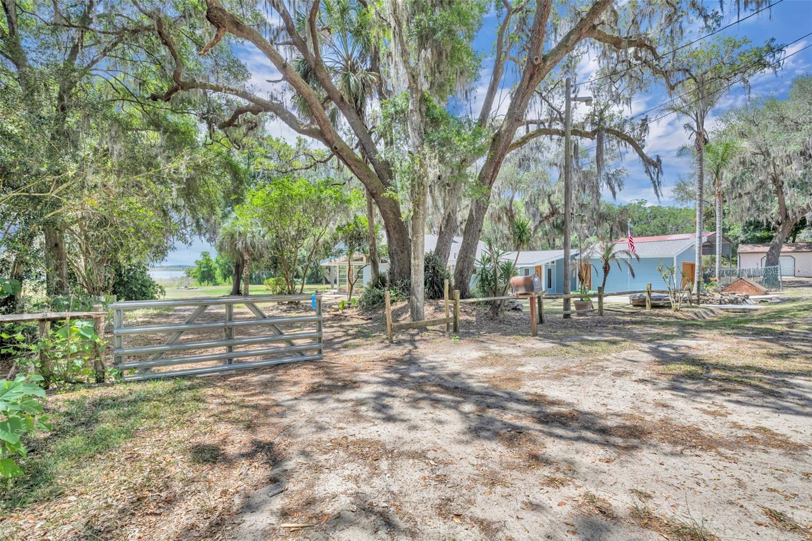13450 SE 105TH TER, OCKLAWAHA, FL — photo 3