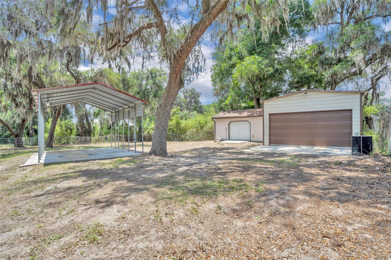 13450 SE 105TH TER, OCKLAWAHA, FL — photo 43