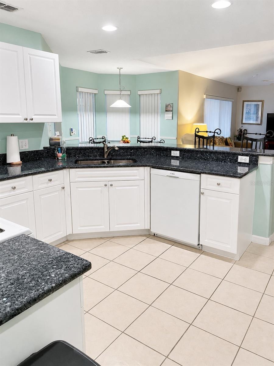 615 DOLCETTO DR, DAVENPORT, FL — photo 4