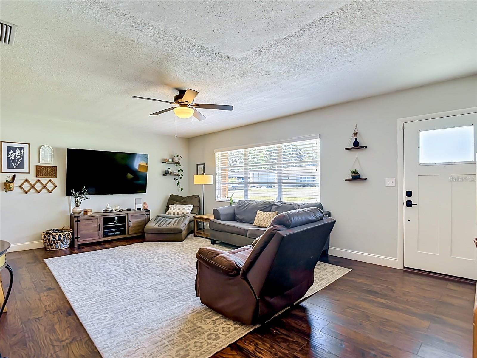 135 CONNIE AVE, TAMPA, FL — photo 4