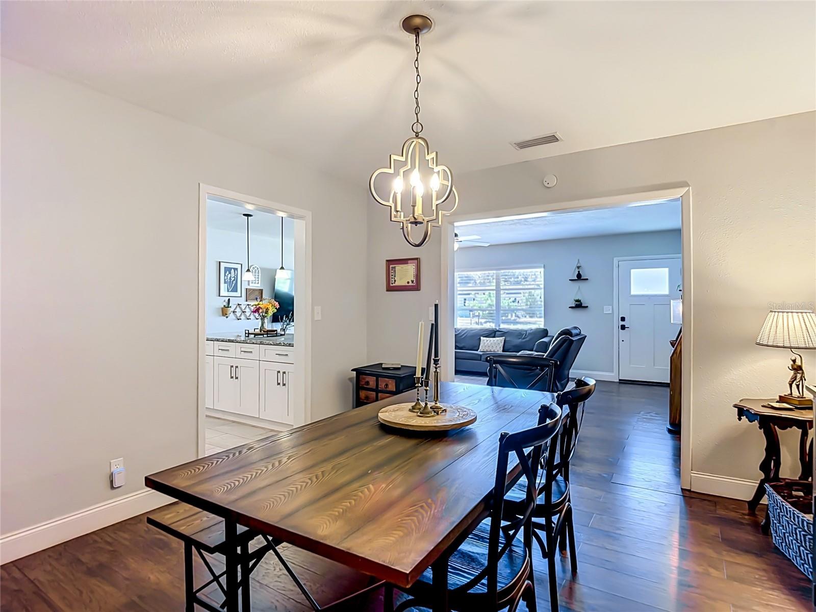 135 CONNIE AVE, TAMPA, FL — photo 9