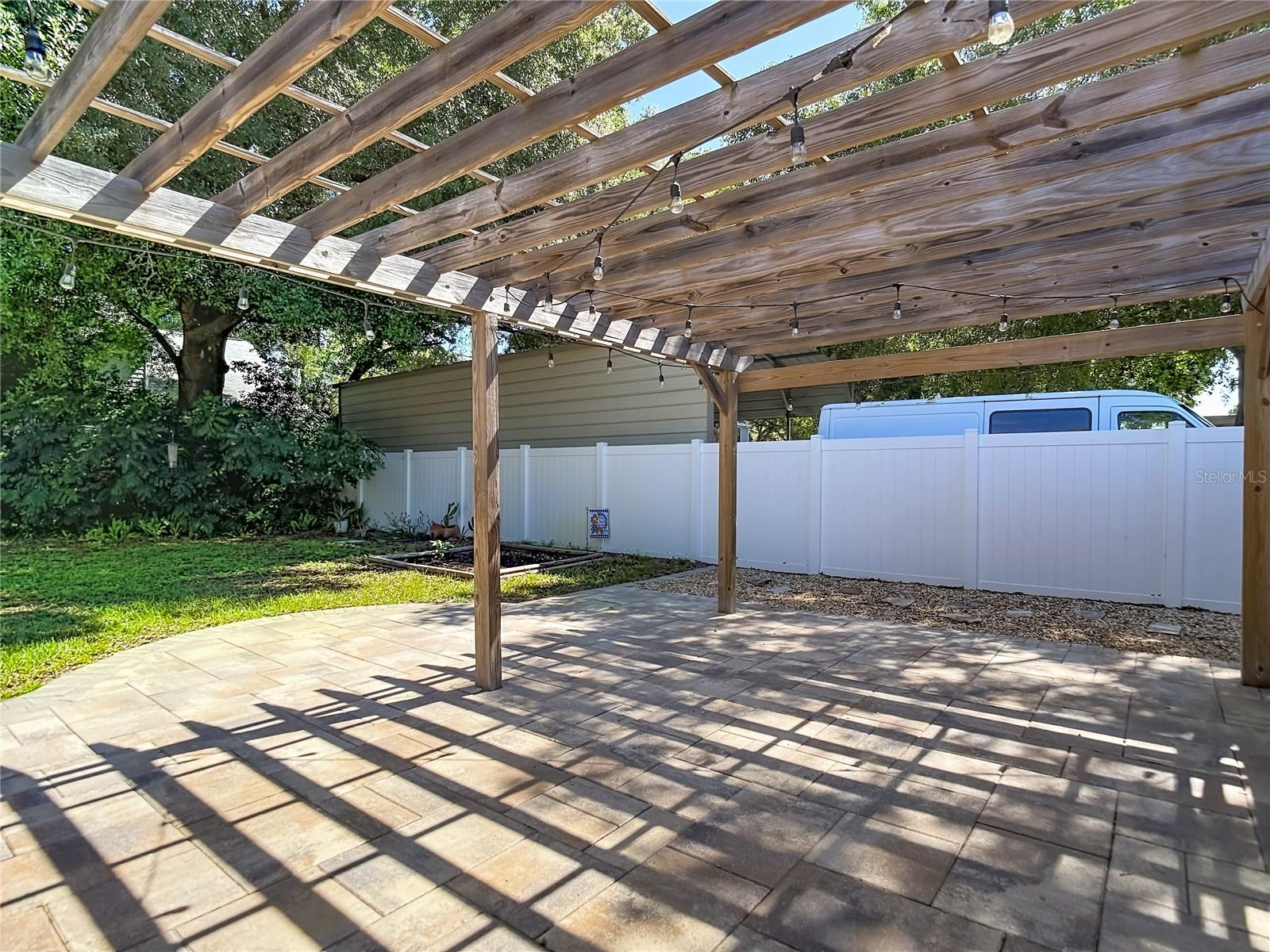 135 CONNIE AVE, TAMPA, FL — photo 21