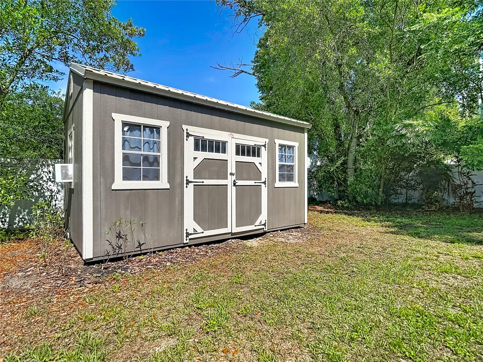135 CONNIE AVE, TAMPA, FL — photo 23