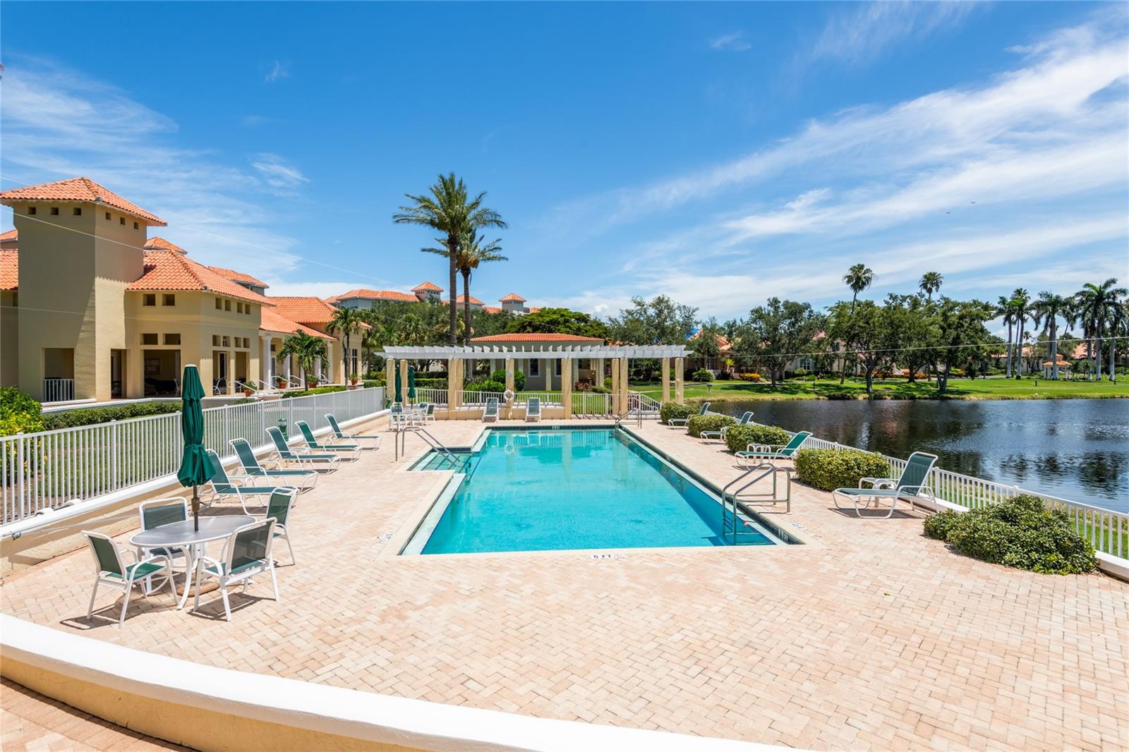 4737 DOLPHIN CAY LN S #407, ST PETERSBURG, FL — photo 32