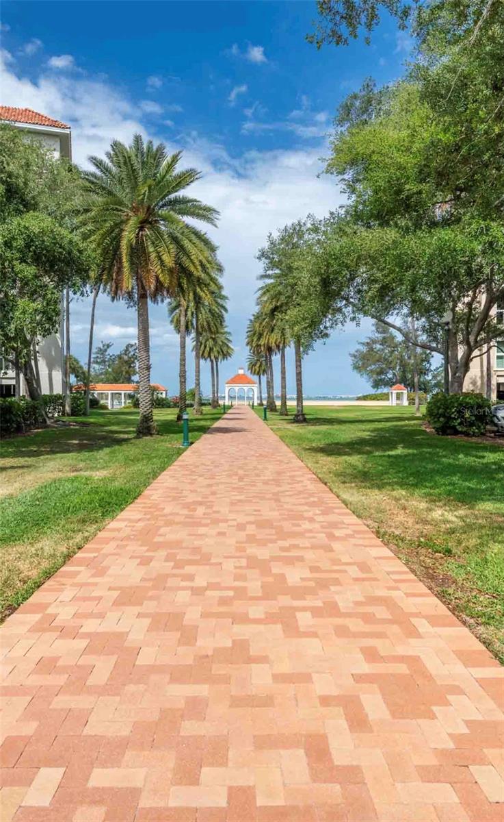 4737 DOLPHIN CAY LN S #407, ST PETERSBURG, FL — photo 35