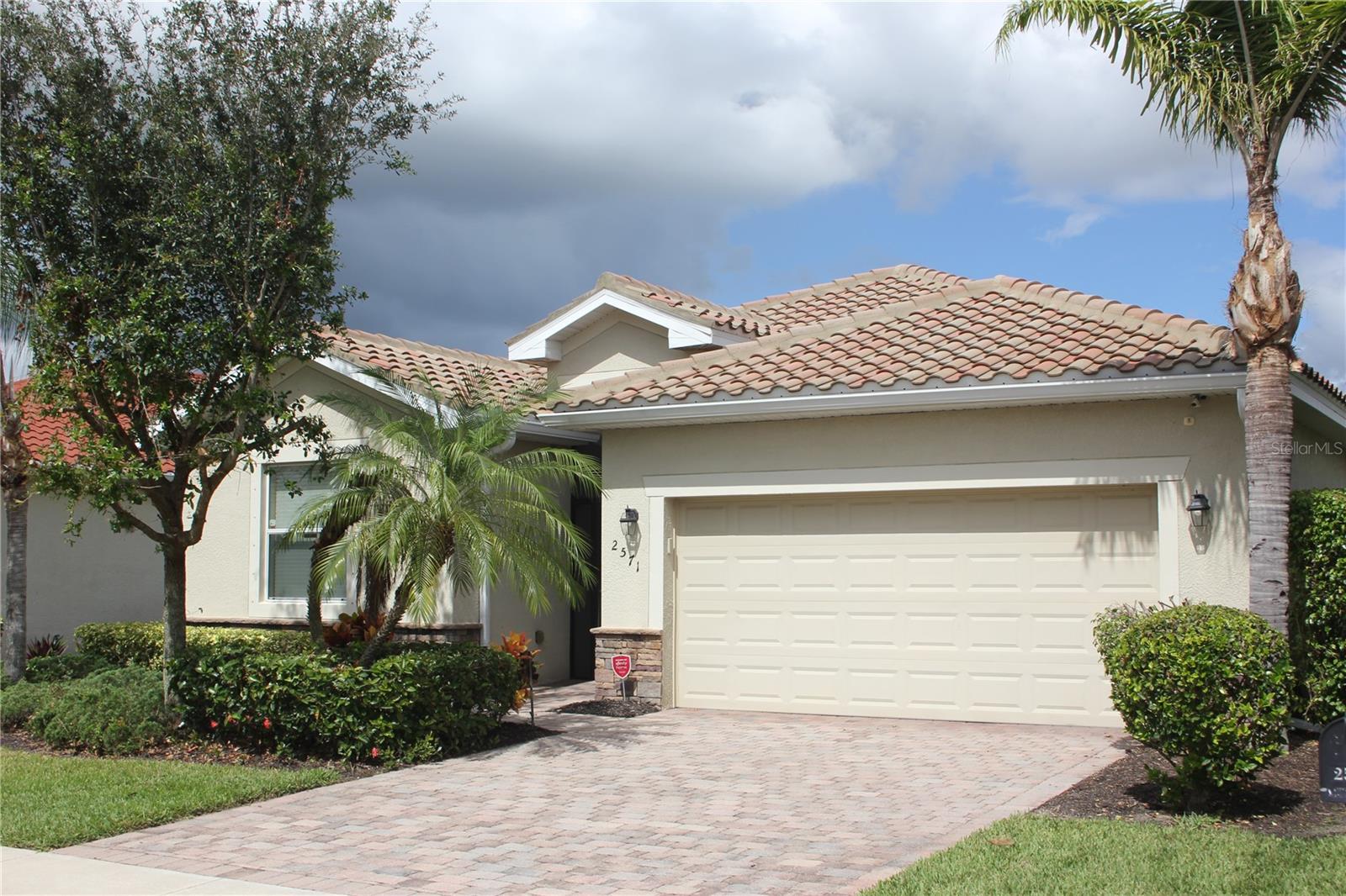 2571 LAURENTINA LN, CAPE CORAL, FL