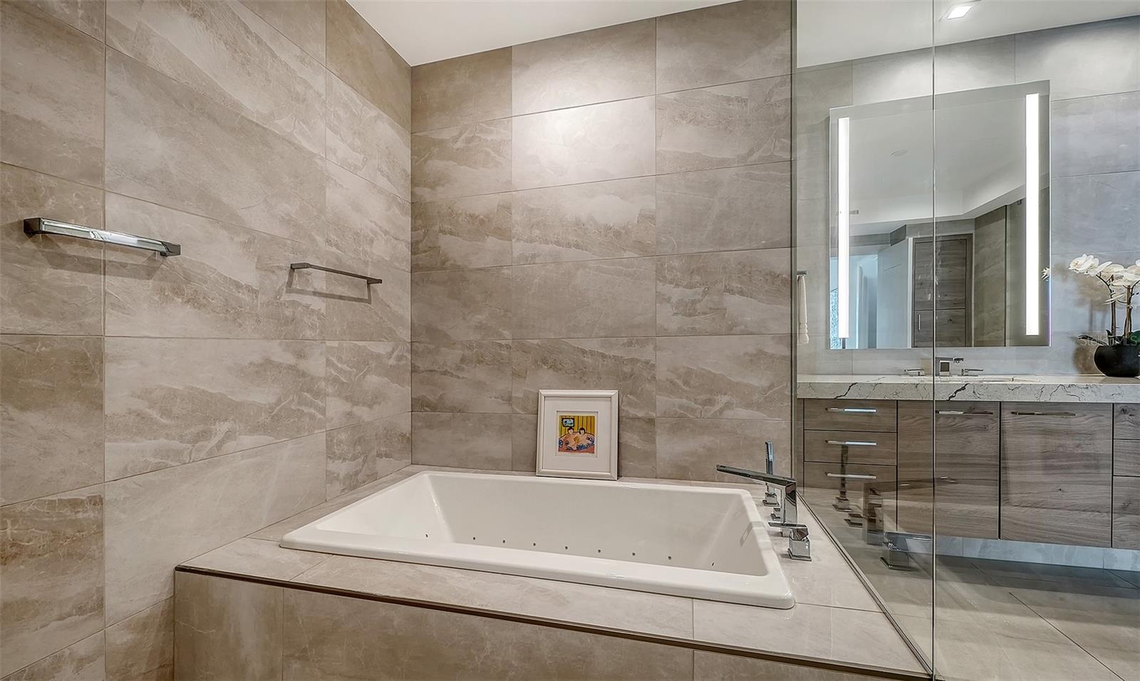 401 QUAY COMMONS #505, SARASOTA, FL — photo 35