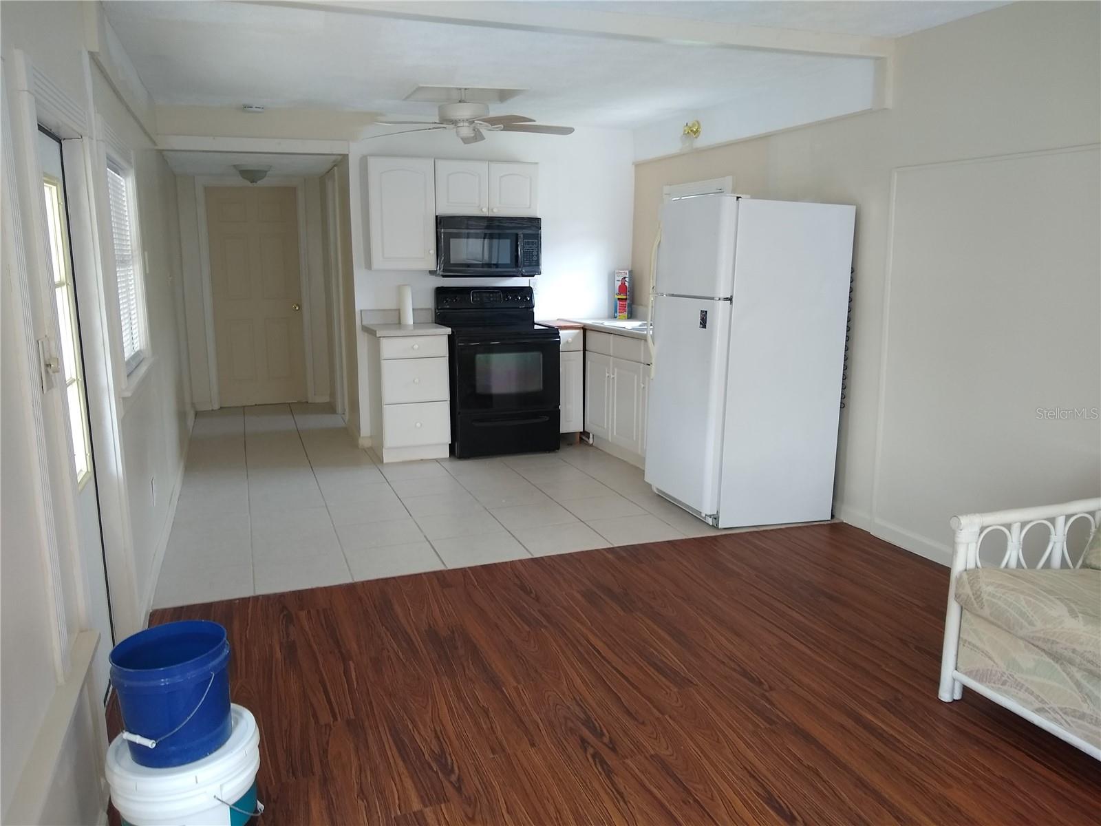 205 52ND AVENUE DR W, BRADENTON, FL — photo 2