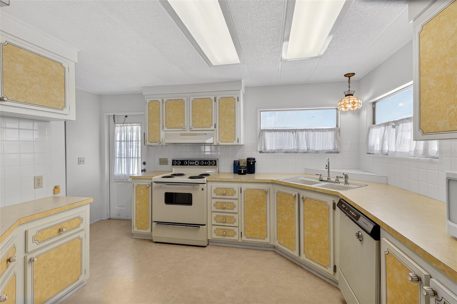 322 ROBALO, NORTH PORT, FL — photo 4