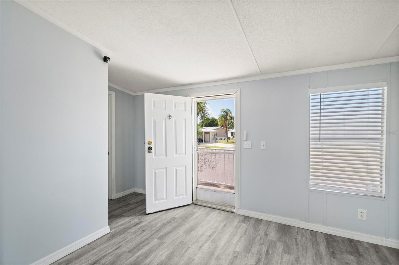 1000 KINGS HWY #101, PORT CHARLOTTE, FL — photo 2