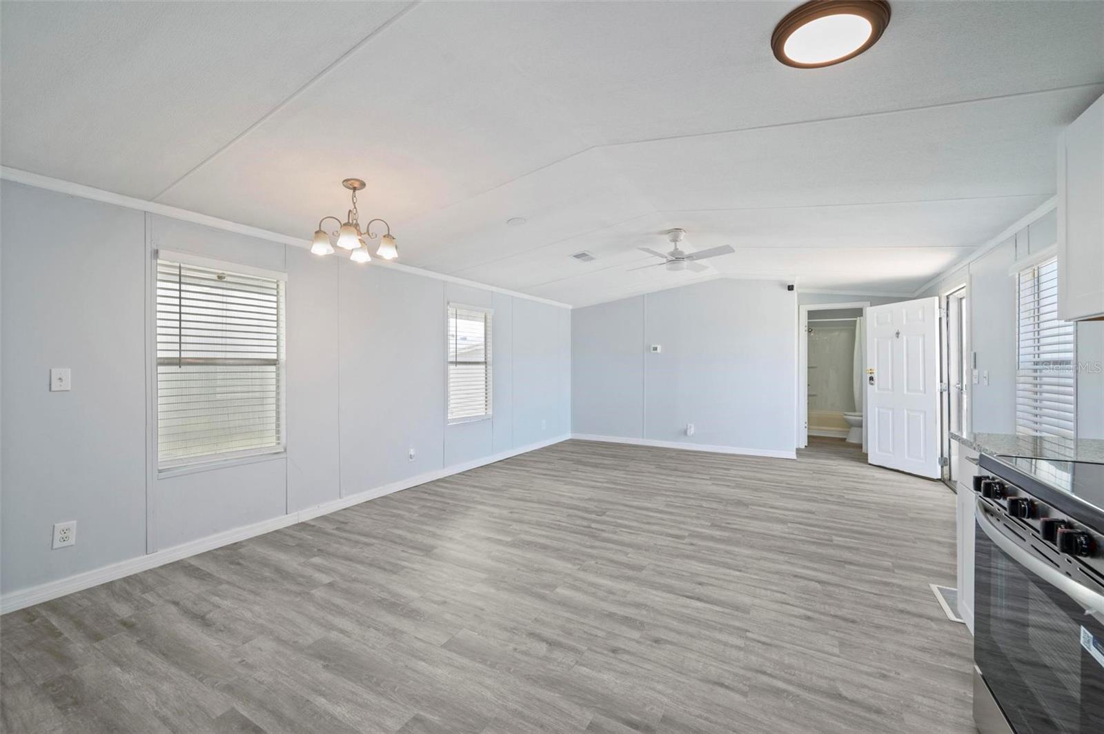 1000 KINGS HWY #101, PORT CHARLOTTE, FL — photo 7