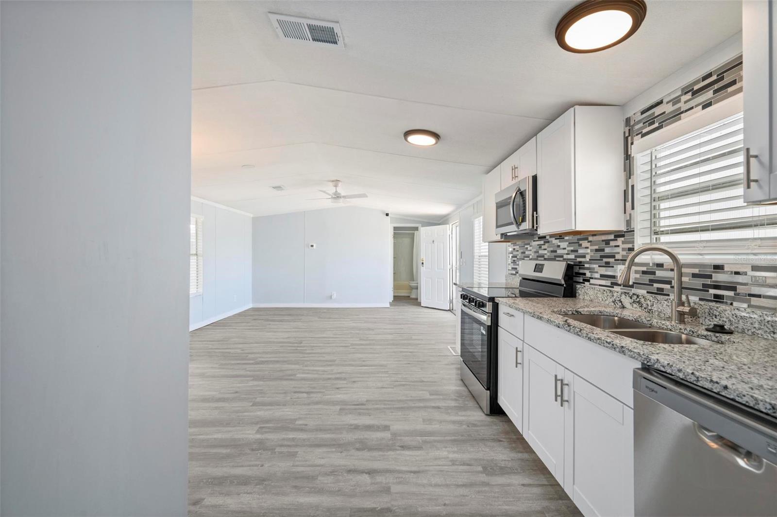 1000 KINGS HWY #101, PORT CHARLOTTE, FL — photo 9