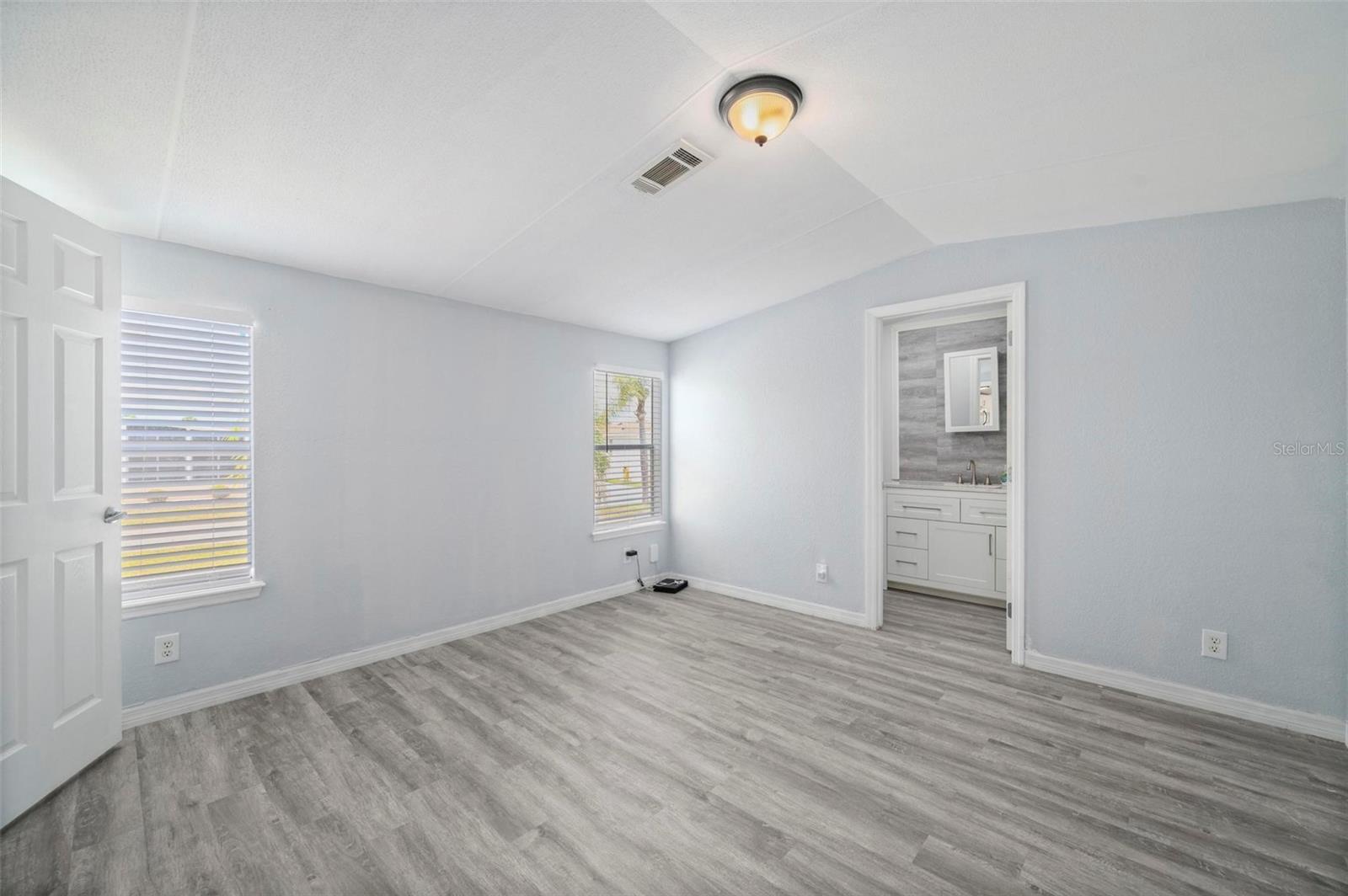 1000 KINGS HWY #101, PORT CHARLOTTE, FL — photo 12