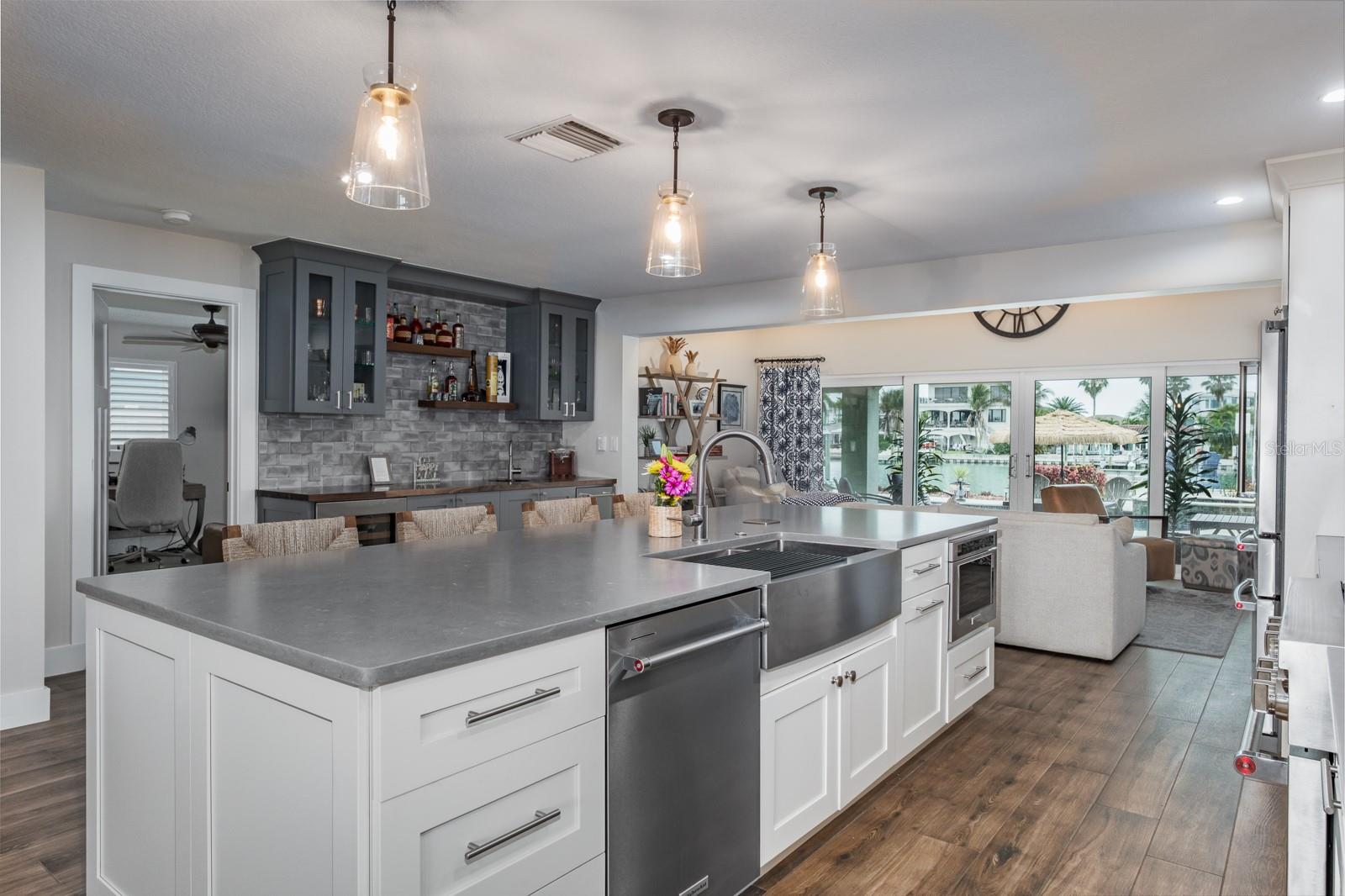 11400 8TH ST E, TREASURE ISLAND, FL — photo 11