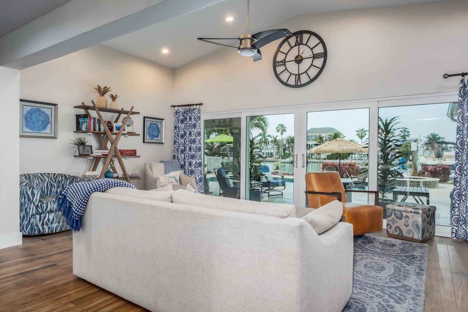 11400 8TH ST E, TREASURE ISLAND, FL — photo 14