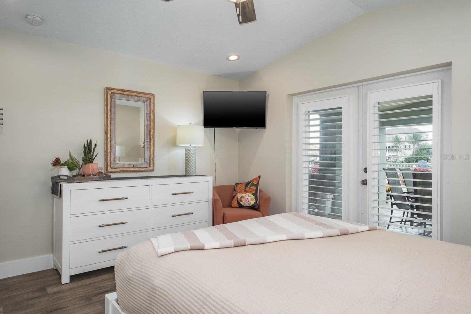 11400 8TH ST E, TREASURE ISLAND, FL — photo 22