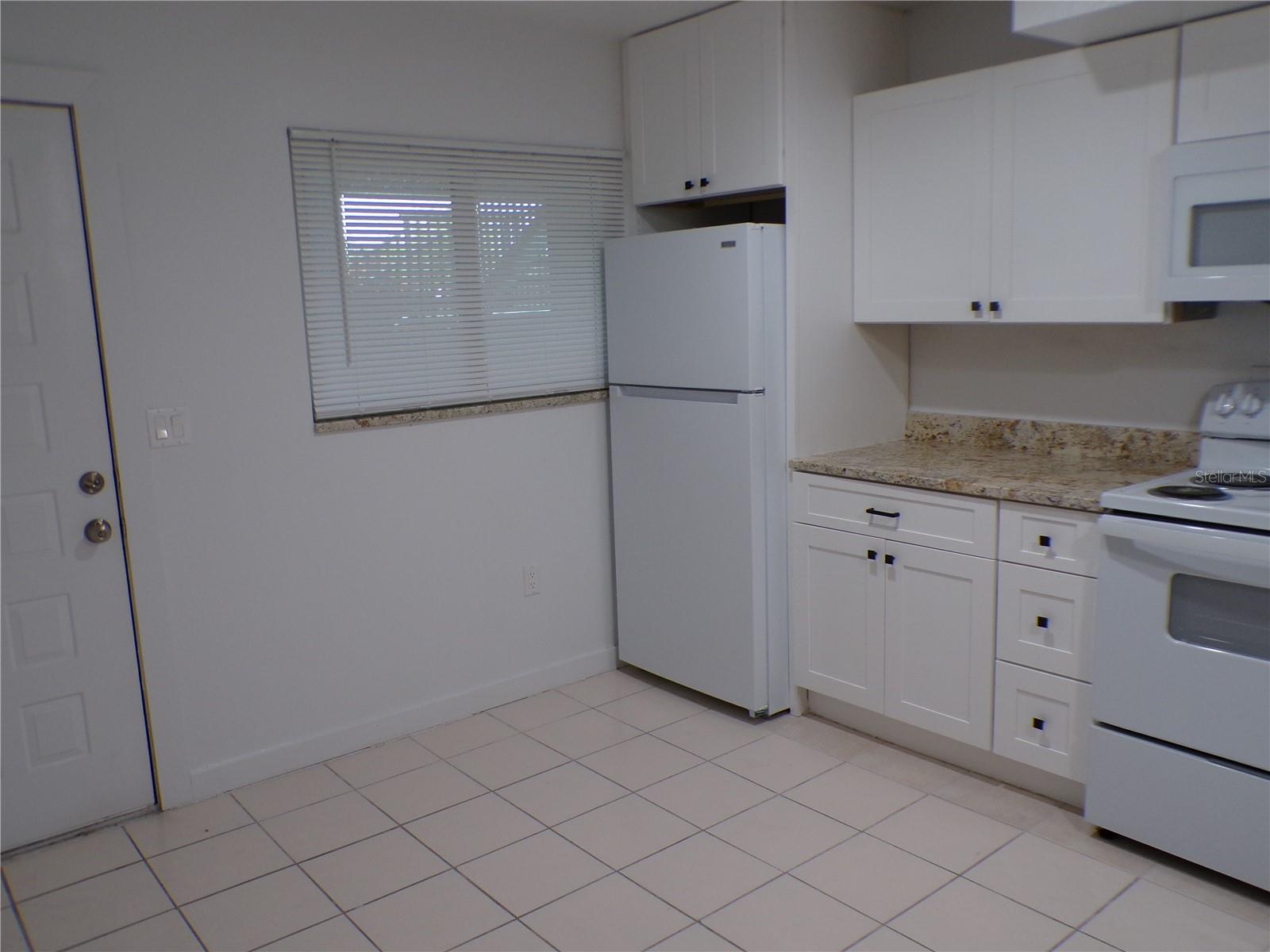 1258 BARBARA DR #106, VENICE, FL — photo 5
