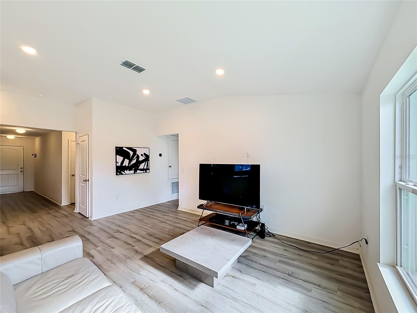 1507 GERANIUM DR, MASCOTTE, FL — photo 11