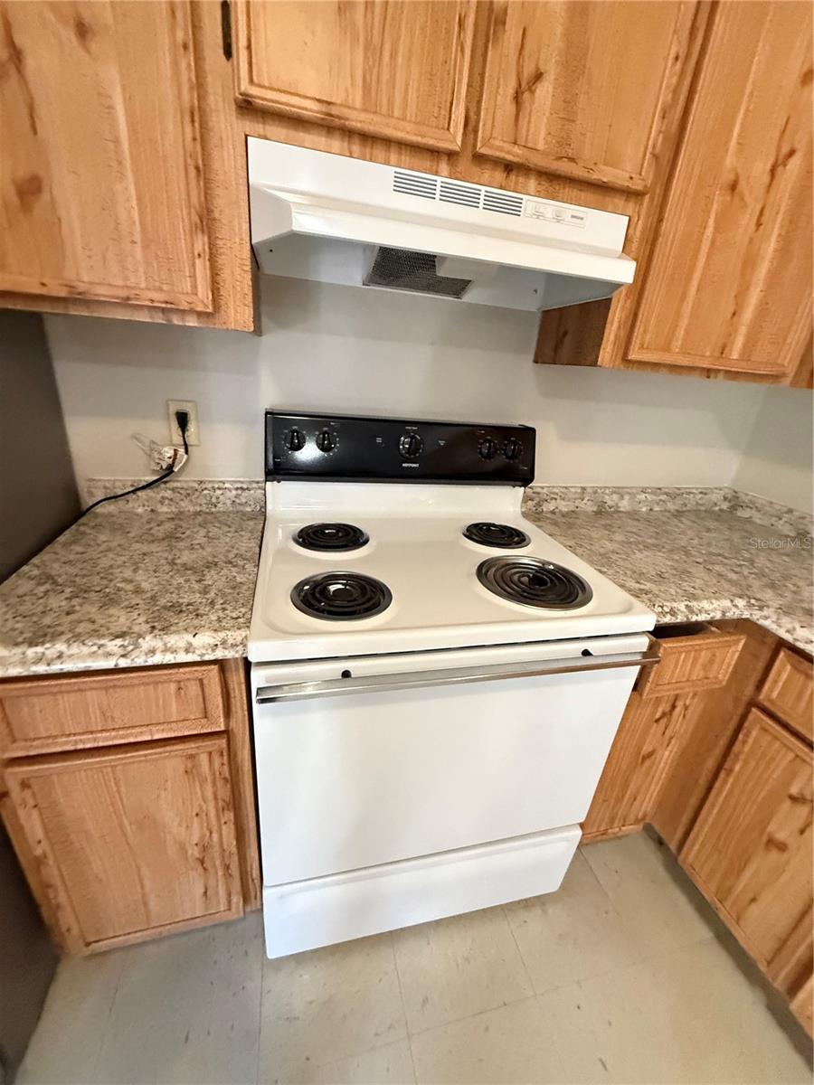 615 SW 11TH LN #D, GAINESVILLE, FL — photo 3