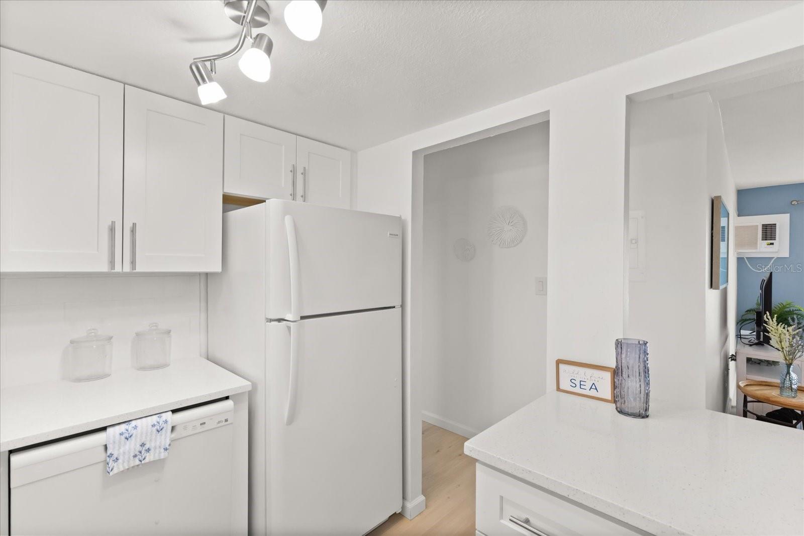 2425 FLAMINGO BLVD #K28, BRADENTON, FL — photo 17