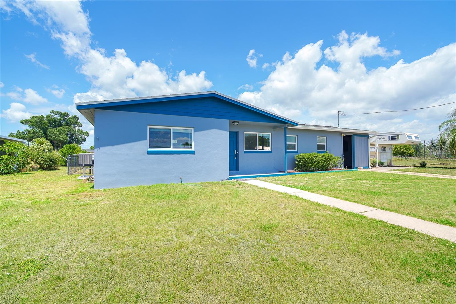 138 BUCKEYE AVE NW, PORT CHARLOTTE, FL