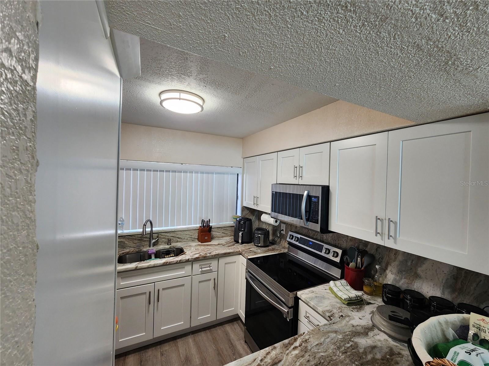 3402 ELLENWOOD LN, TAMPA, FL — photo 12