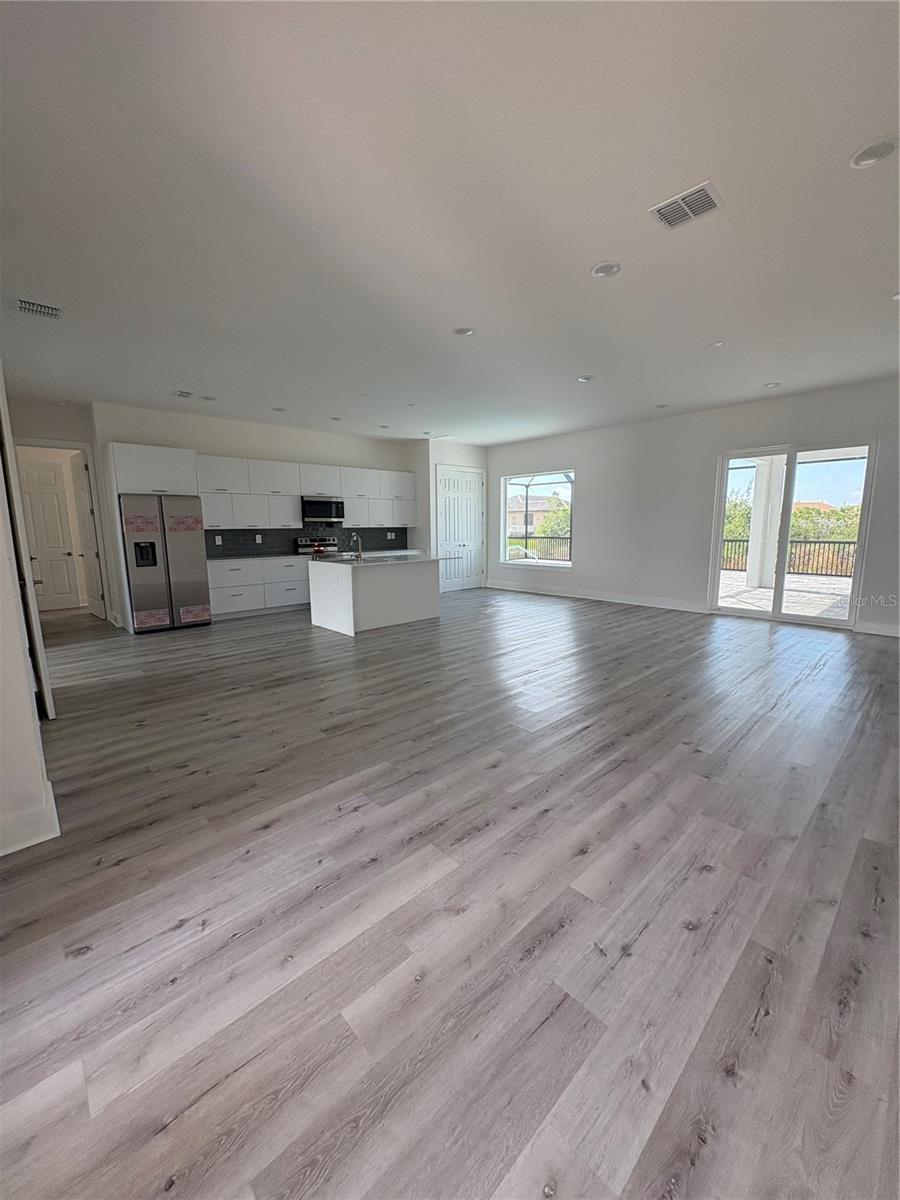 15384 HENNIPEN CIR, PORT CHARLOTTE, FL — photo 2