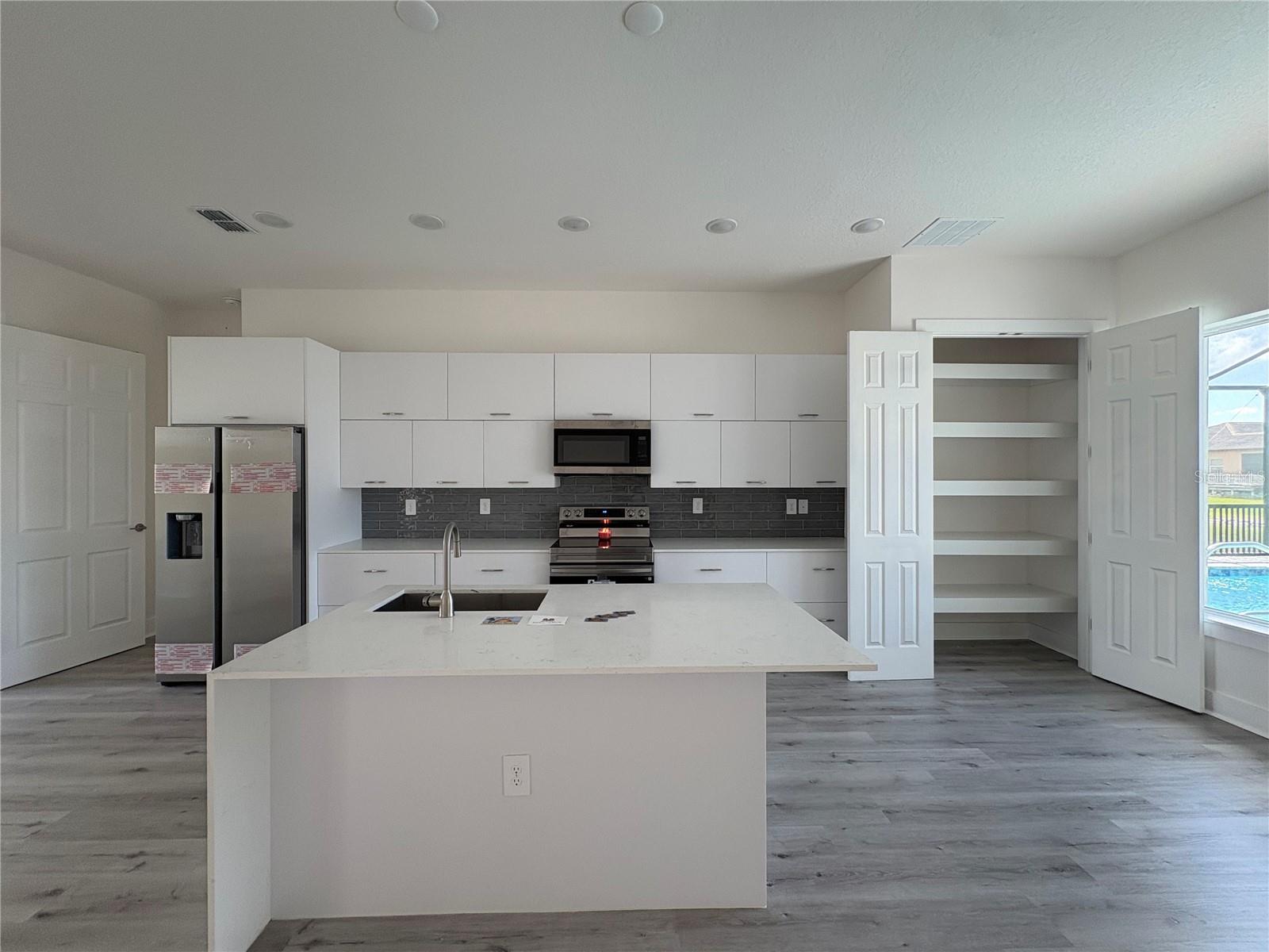 15384 HENNIPEN CIR, PORT CHARLOTTE, FL — photo 5