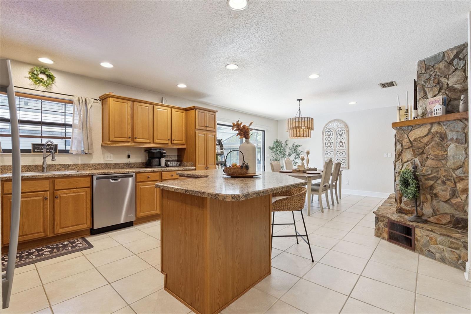 209 E CATAWBA ST, FRUITLAND PARK, FL — photo 27