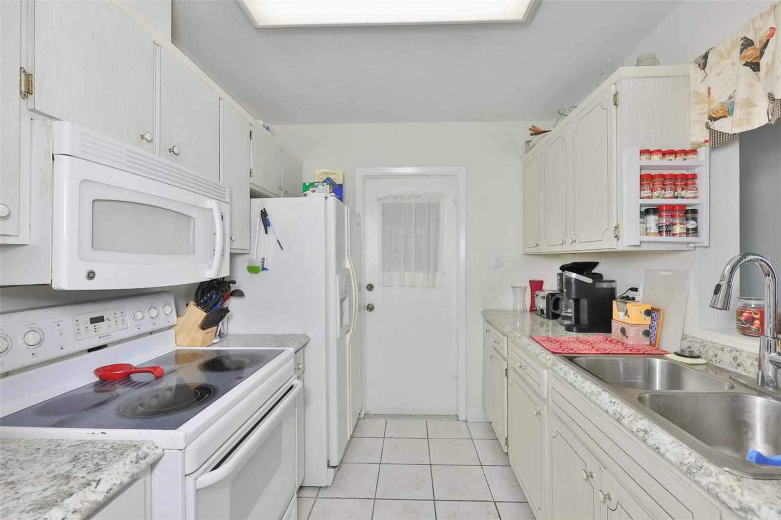 700 RUTGERS PL, SUN CITY CENTER, FL — photo 2