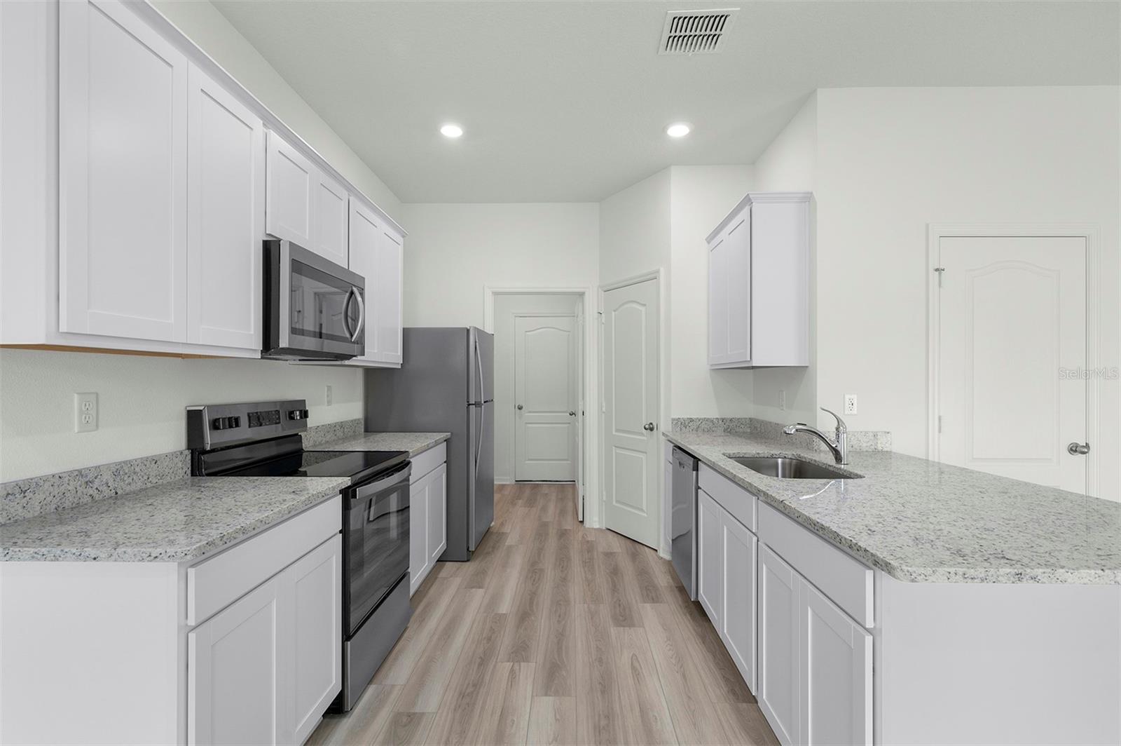 13348 TULA LOOP, ASTATULA, FL — photo 15